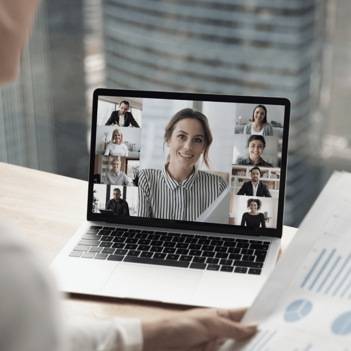 From side hustle to career: a guide for influencers and content&nbsp;creators